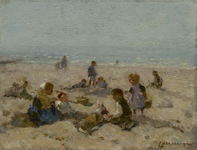 Akkeringa J.E.H.  | Spelende kinderen op het strand van Scheveningen, olieverf op paneel 15,4 x 20,3 cm, gesigneerd r.o.