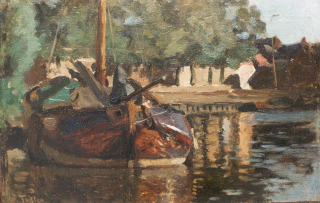 Tholen W.B.  | Beurtschip in een binnenhaven, olieverf op doek op paneel 18,2 x 28,5 cm, gesigneerd l.o. en te dateren ca. 1910