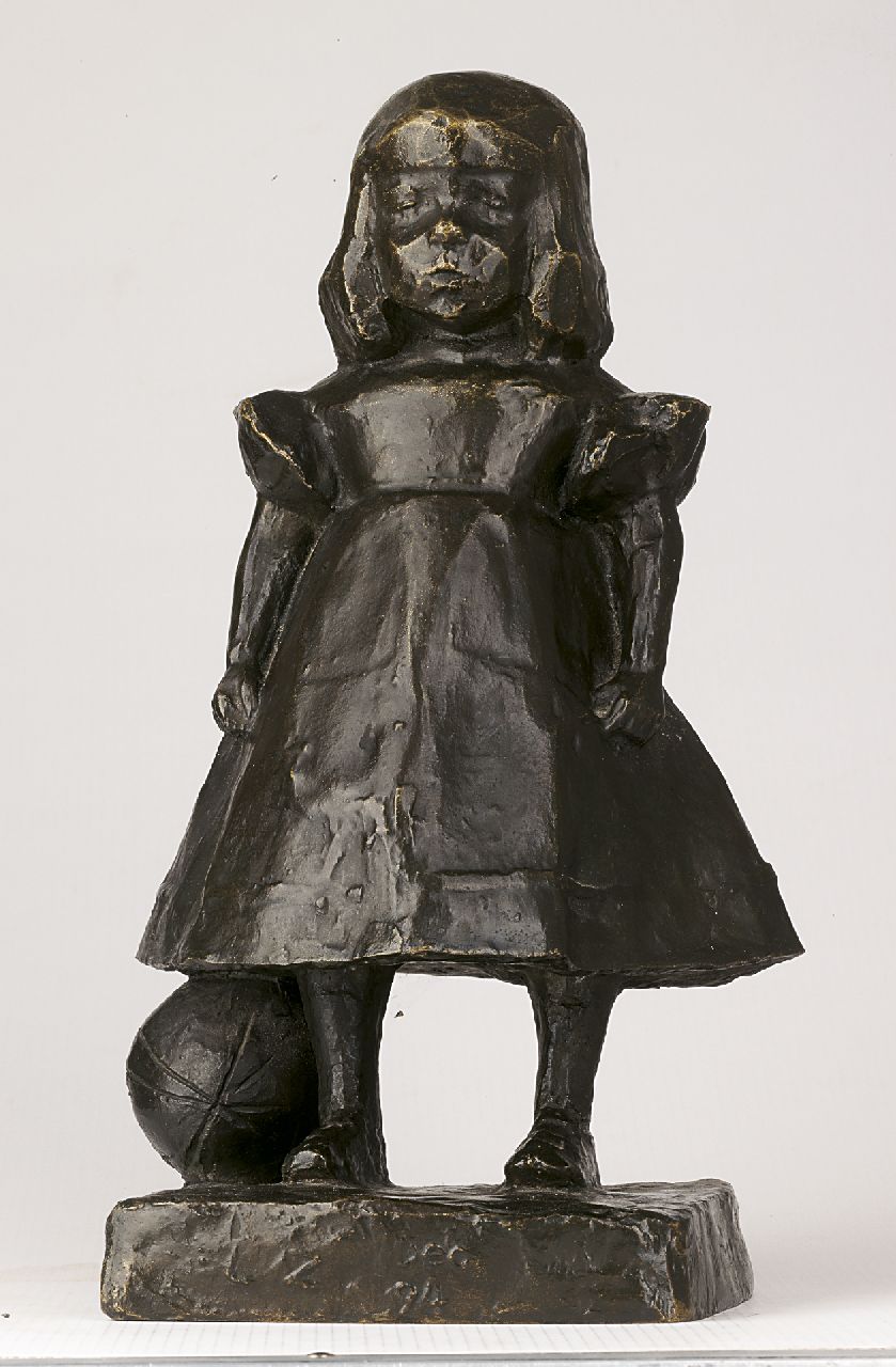 Zijl L.  | Lambertus Zijl, Mädchen mit Ball, Bronze 28,9 cm, Unterzeichnet auf der Basis mit Ball