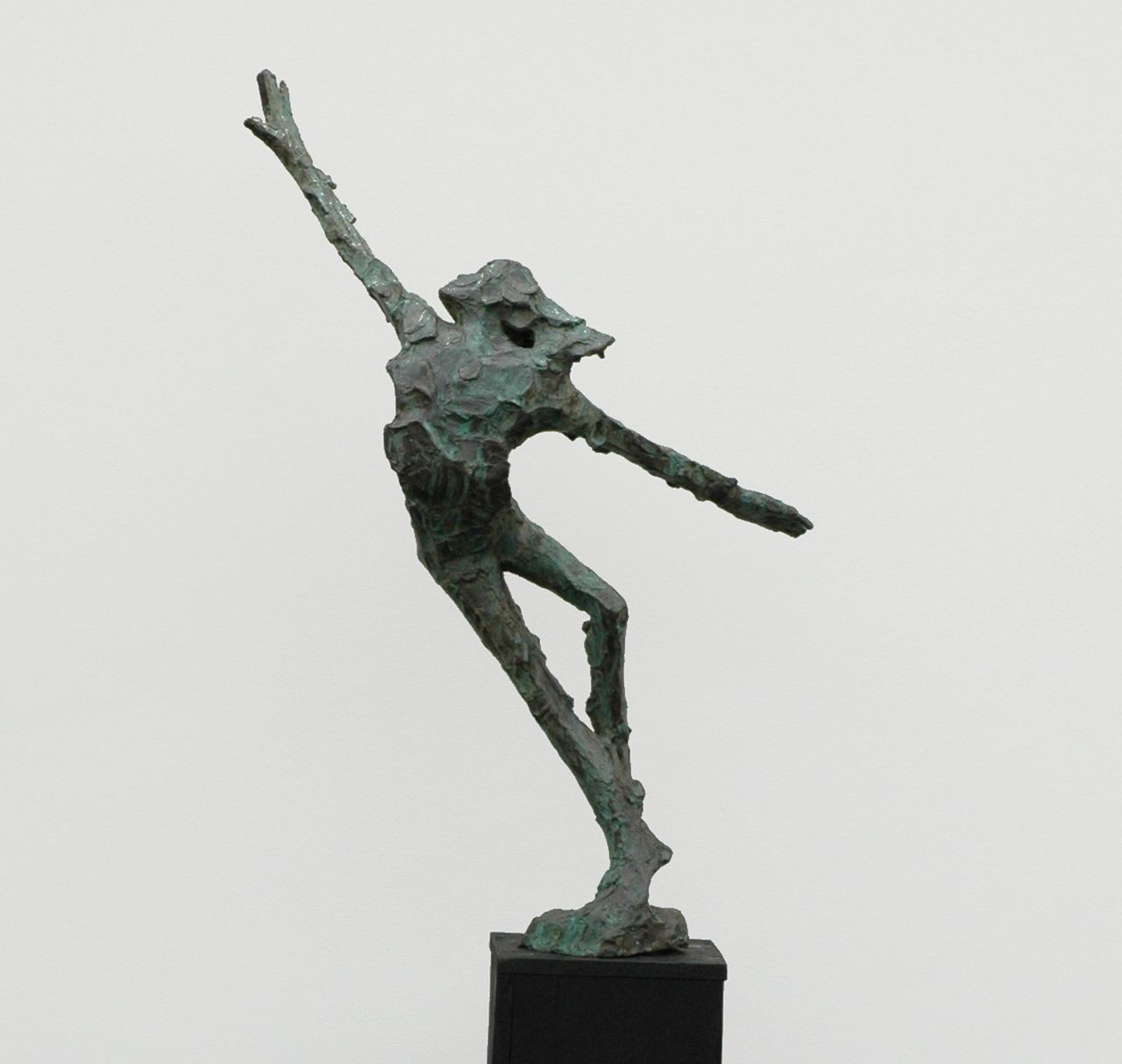 Bakker W.F.  | Willem Frederik 'Jits' Bakker | Skulpturen und Objekte zum Verkauf angeboten | Ein Tänzer, Bronze 116,0 x 34,0 cm, Unterzeichnet auf der Basis