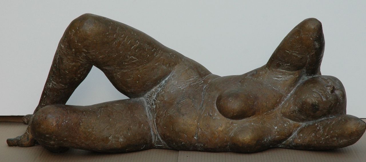 Waldemar Otto | Liegender Frauenakt, Bronze, 39,0 x 95,0 cm, Unterzeichnet mit Monogramm auf rechter Fußsohle und datiert '88