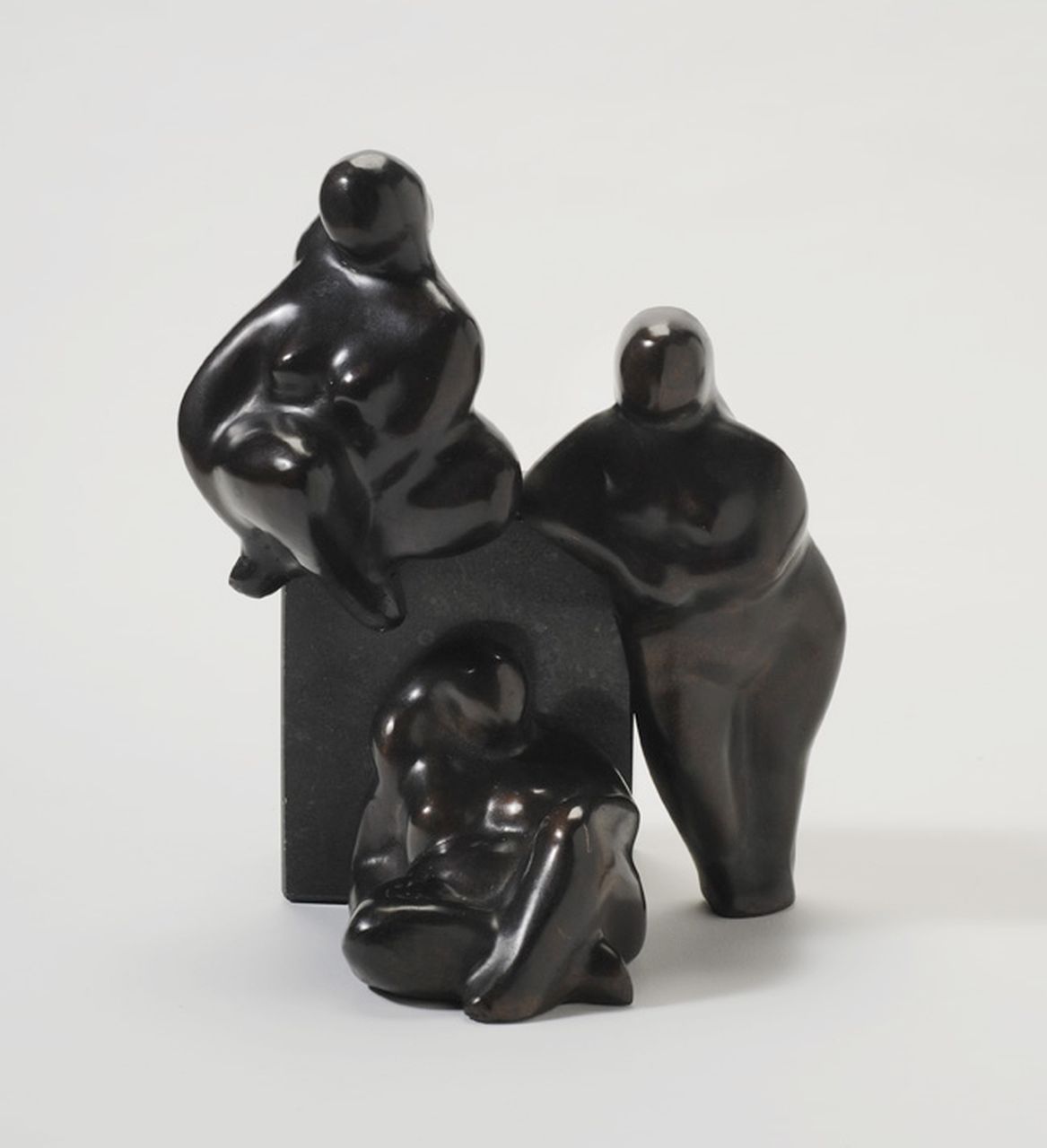 Theo Germann | Three women, Bronze, 21,7 x 18,8 cm, signed at the back of the standing figure und dated '87 on the reverse