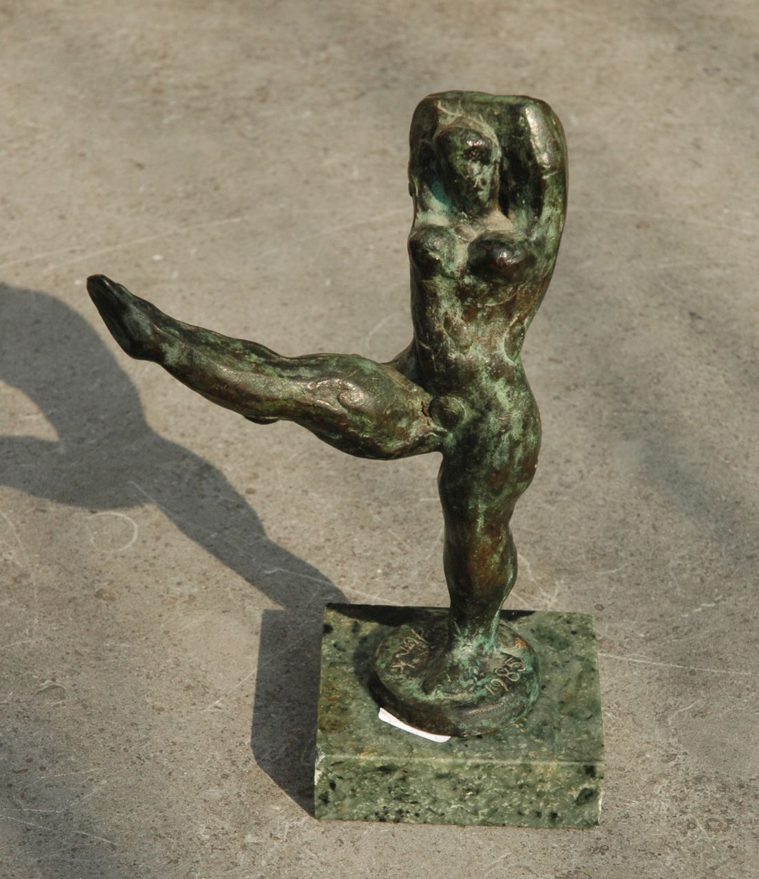 Jonk N.  | Nicolaas 'Nic' Jonk, A dancer with a stretched leg, Bronze 15,0 x 9,5 cm, signed on the bronze base und executed 1985
