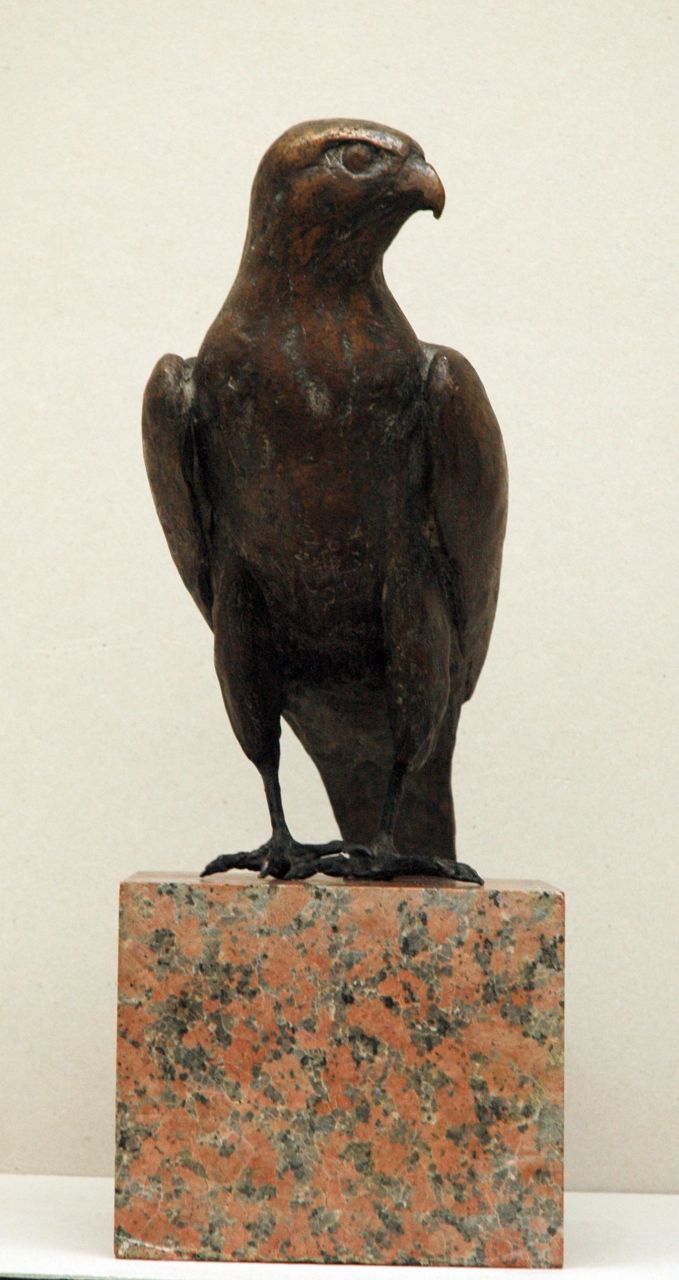 Arentz K.E.H.  | 'Kurt' Emil Hugo Arentz, Falcon, Bronze 54,5 x 32,0 cm, signed on tail