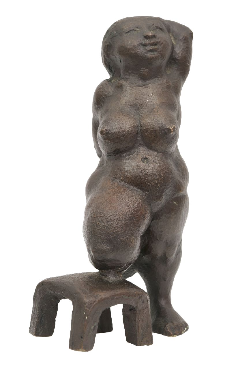 Schwaiger R.  | Rudolf Schwaiger | Skulpturen und Objekte zum Verkauf angeboten | Turnerin, Bronze 16,2 x 12,0 cm, Unterzeichnet unten dem linken Fuß