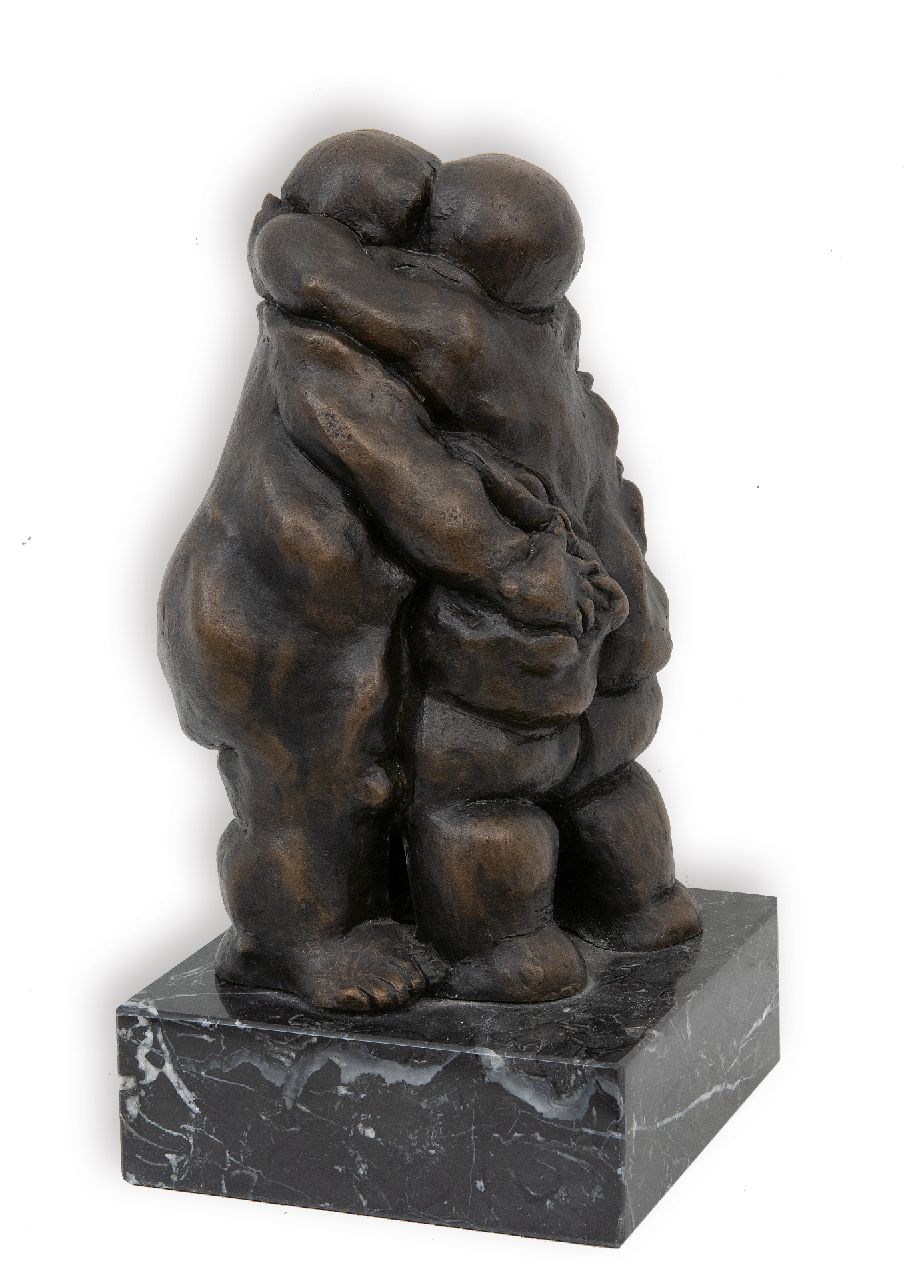 Mayo R.  | Rafael Mayo | Skulpturen und Objekte zum Verkauf angeboten | Umarmung, Bronze 27,3 x 12,8 cm, Unterzeichnet an der linken Ferse der grössten Figur