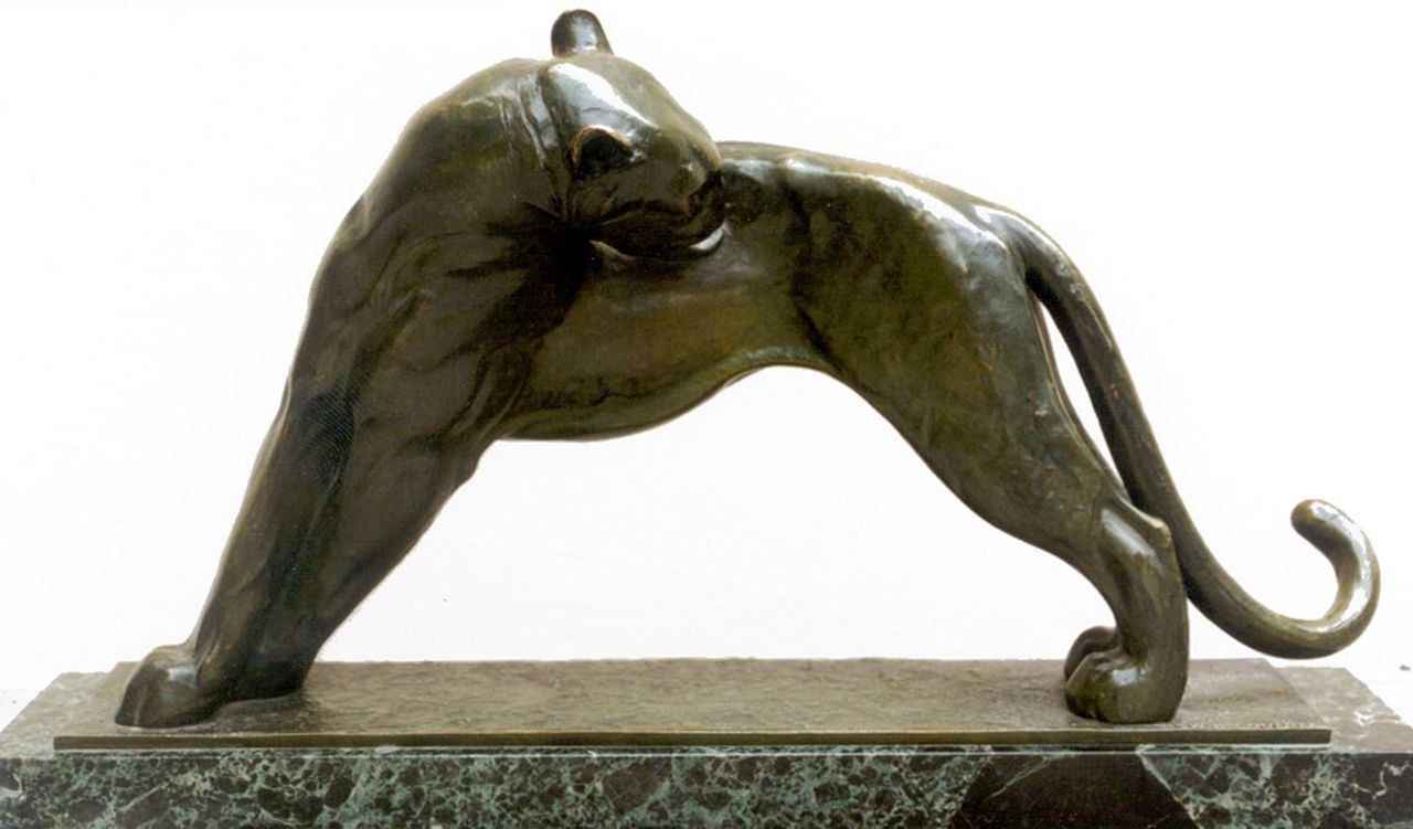 André Vincent Becquerel | A panther, Bronze, 30,0 x 60,0 cm