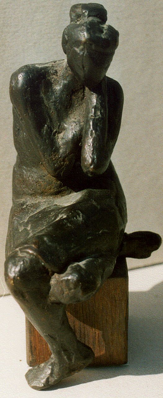Onbekend   | Onbekend, Zittende vrouw, Bronze 15,0 cm
