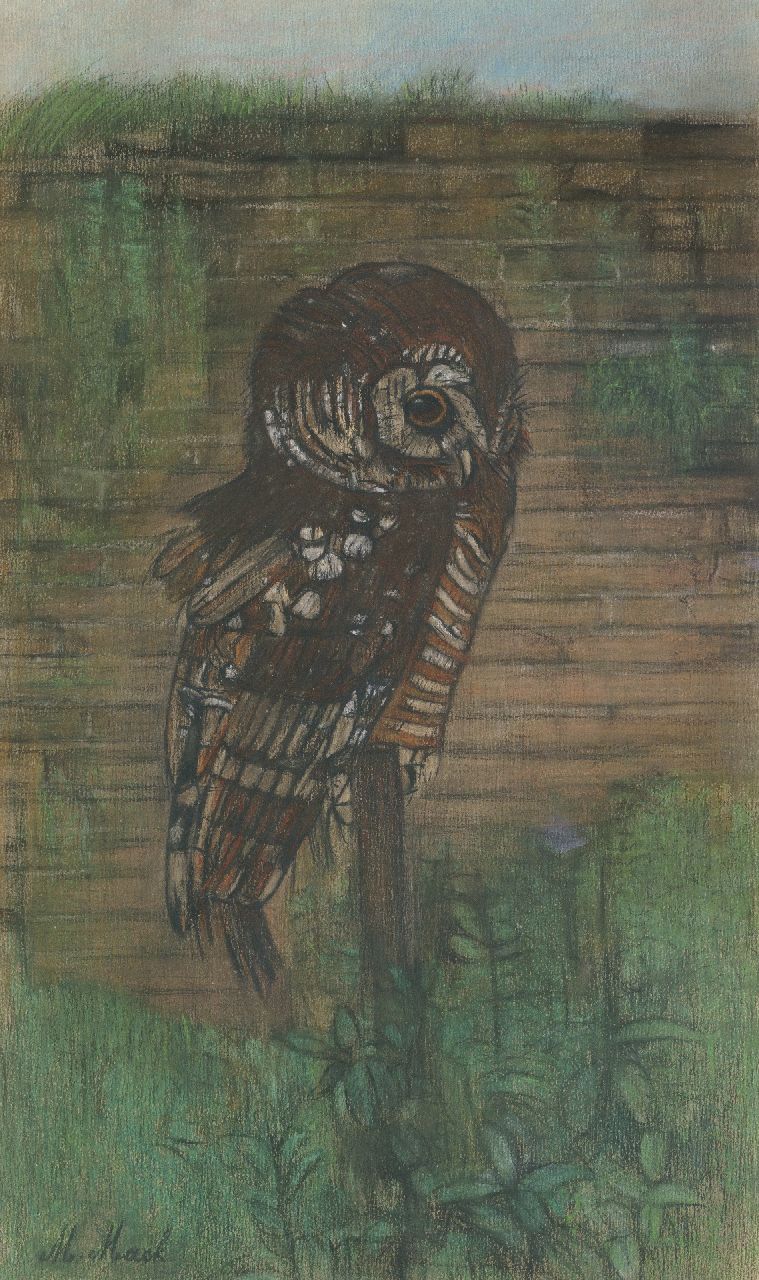 Margaretha Mack | Eule auf einem Stamm, Pastell auf Papier auf Pappe, 49,5 x 30,1 cm, Unterzeichnet u.l.