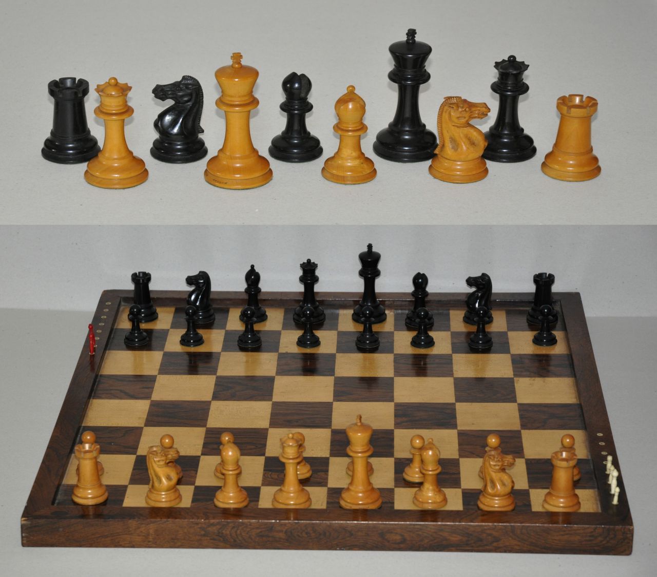 Schaakset, opbergdoos   | Schaakset, opbergdoos | Skulpturen und Objekte zum Verkauf angeboten | Staunton chess set with box and a chess board 67 x 67 cm, Palm-, Eben-, Rosen- und Mahagoniholz 11,0 x 5,4 cm, signed stamped 'Jaques London' on white king und 1852-1855