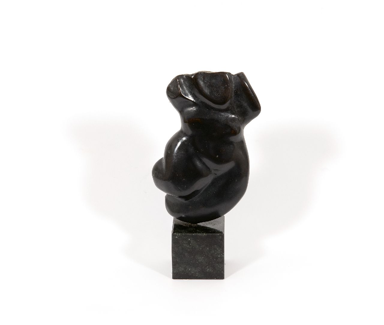 Dael M. van | Monica van Dael | Skulpturen und Objekte zum Verkauf angeboten | Weiblicher Torso, Stein 16,0 cm, gesigneerd op achterkant met monogram