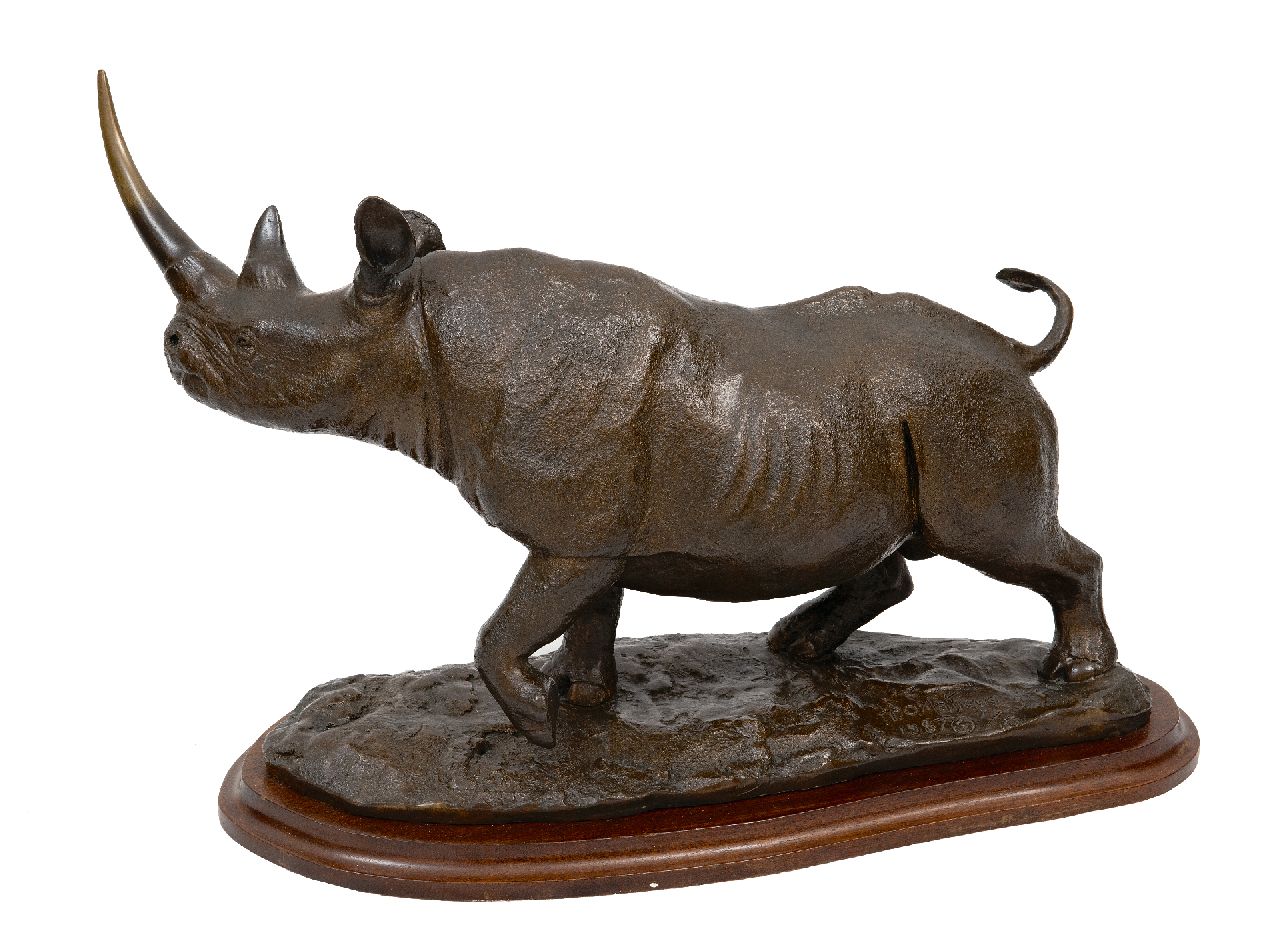 Mathews T.O.  | Terry Owen Mathews | Skulpturen und Objekte zum Verkauf angeboten | Nashorn, Bronze 29,9 x 44,9 cm, Unterzeichnet und nummeriert 2/10 auf der Basis und datiert 1987