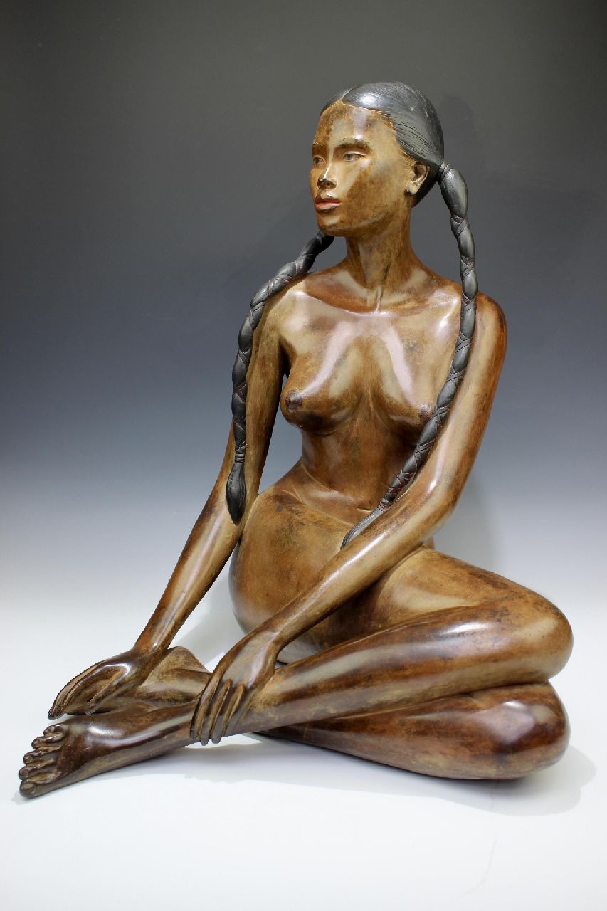 Demarchi V.  | Valerio Demarchi |  zum Verkauf angeboten | Pocahontas, patinated and painted bronze 62,0 x 47,0 cm, Unterzeichnet unter Fuß