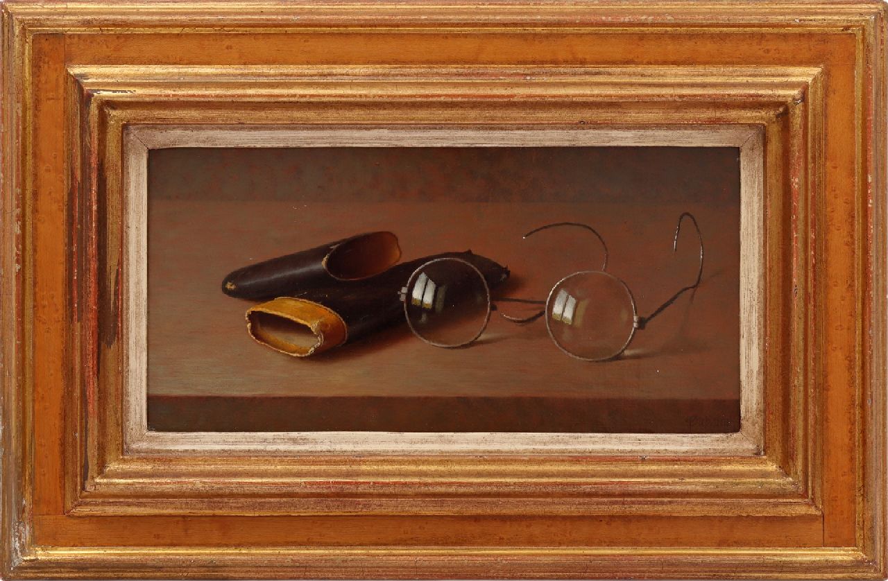 Bubarnik A.G. | Andreas Gyula Bubarnik | Gemälde zum Verkauf angeboten | Stillleben einer Brille und eines Brillenetuis, Öl auf Leinwand auf Holz 14,0 x 28,0 cm, Unterzeichnet u.r. Bubarnik A.G. | Andreas Gyula Bubarnik | Gemälde zum Verkauf angeboten | Stillleben einer Brille und eines Brillenetuis, Öl auf Leinwand auf Holz 14,0 x 28,0 cm, Unterzeichnet u.r.