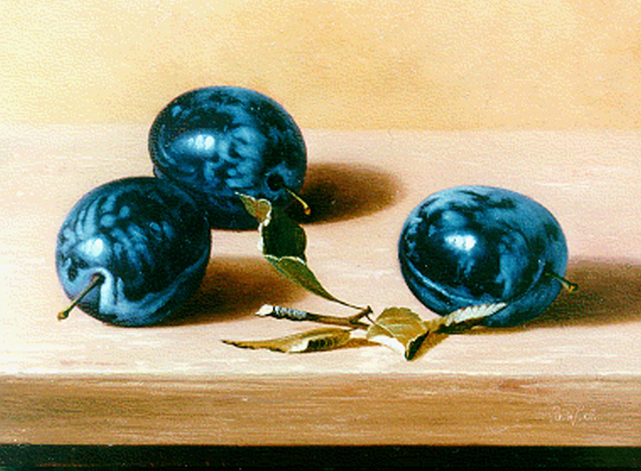 Wanyi B.  | Balasz Wanyi, A still life with prunes, Öl auf Holz 13,0 x 18,0 cm, signed l.r. with initials