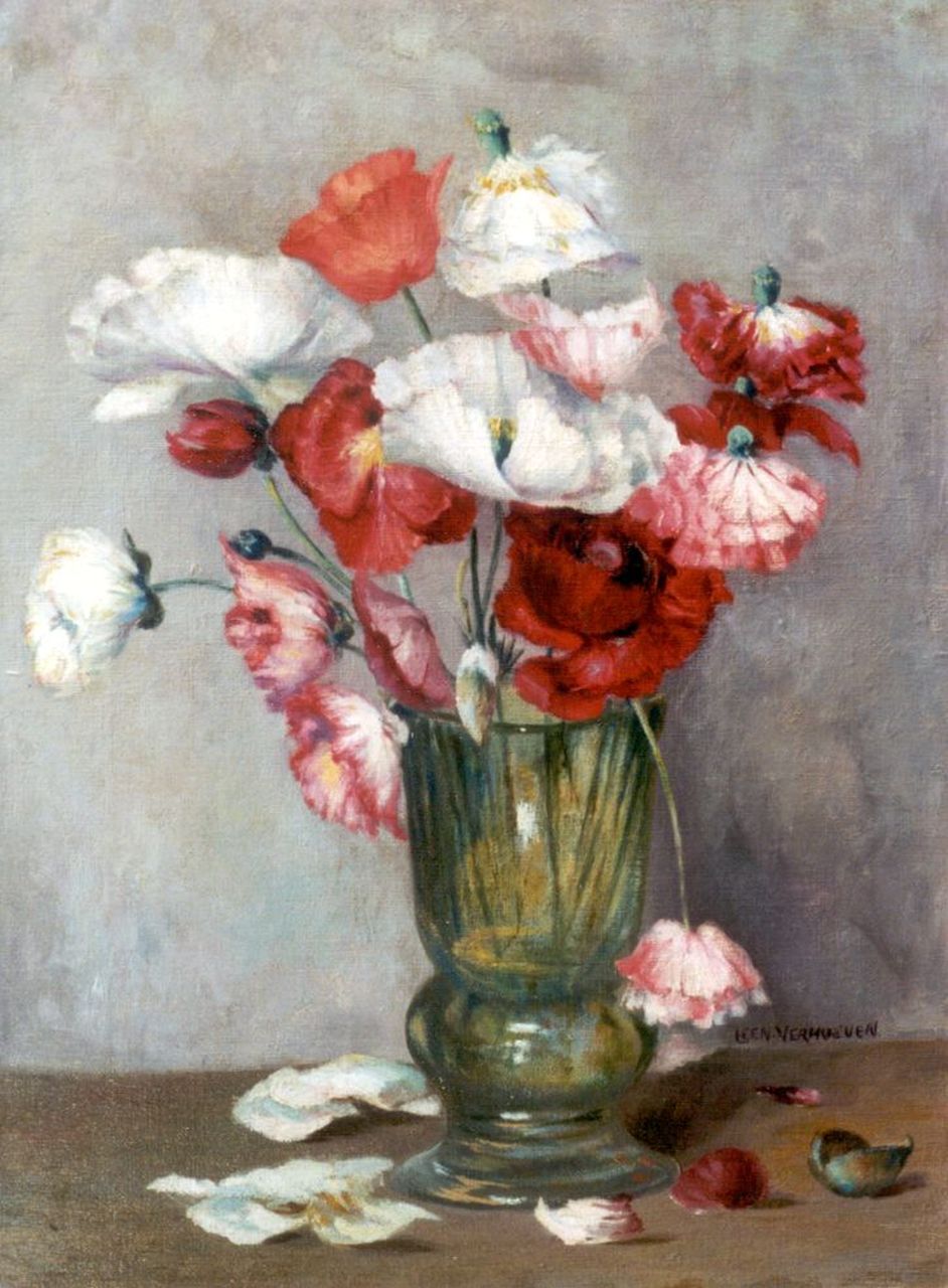 Verhoeven L.A.  | Leendert Adrianus 'Leen' Verhoeven, A still life with poppies in a glass vase, Öl auf Leinwand 40,3 x 30,5 cm, signed l.r.