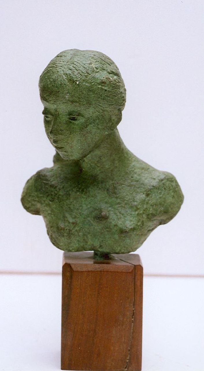 Starreveld P.  | Pieter Starreveld, Büste eines Mädchens, Bronze 20,7 x 11,2 cm, Unterzeichnet Mit Monogramm
