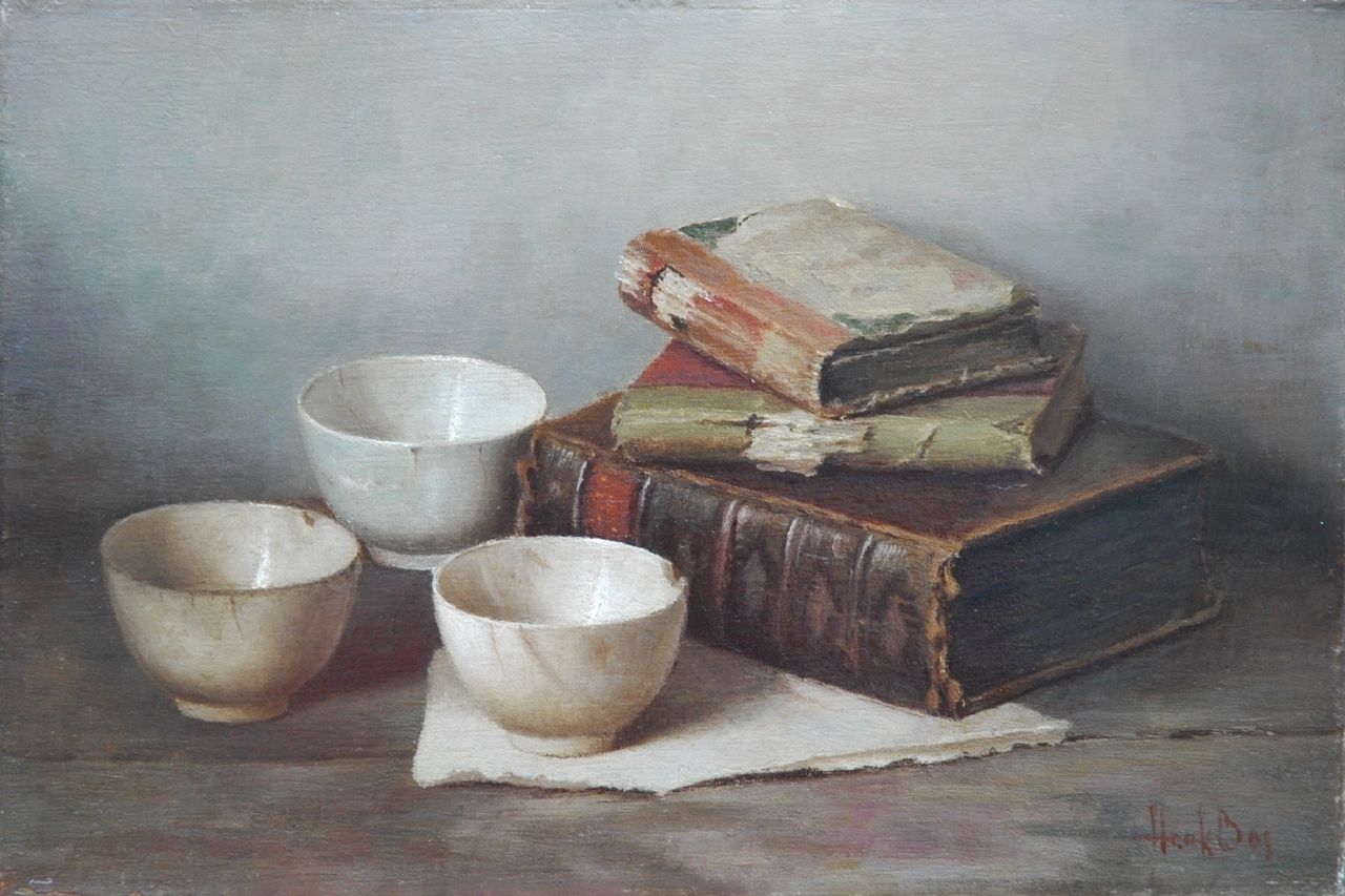 Bos H.  | Hendrik 'Henk' Bos, A still life with books and bowls, Öl auf Leinwand 30,5 x 44,9 cm, signed l.r.