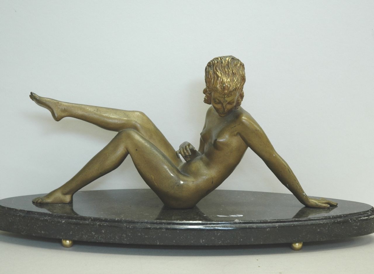Franse school, Art Deco   | Franse school, Art Deco, Bewondering (vrouwelijk naakt), Bronze 22,2 x 45,5 cm