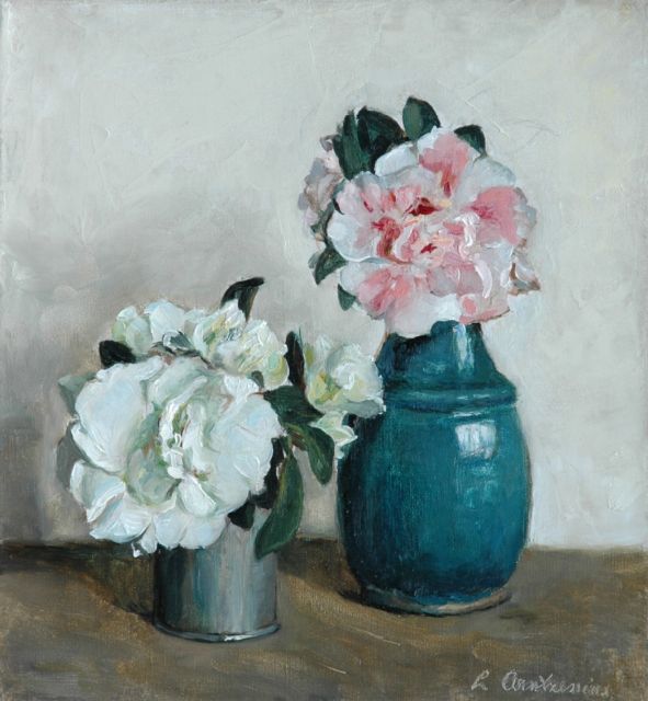 Elise Arntzenius | Two vases with roses, Öl auf Leinwand, 28,3 x 26,2 cm, signed l.r.