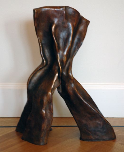 Antoinette LeRoy | Venus II, Bronze, 42,3 x 32,0 cm, signed on lower backside