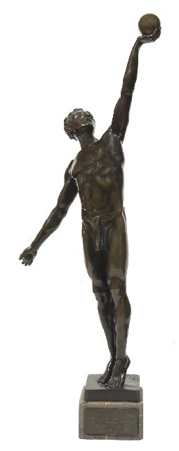 Otto Hoffmann | Der Kugelstösser, Bronze, 51,3 x 18,0 cm, Unterzeichnet auf bronzener Basis