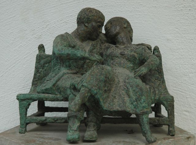 Pieter Starreveld | Geliebte auf einer Bank, Bronze, 24,5 x 27,5 cm