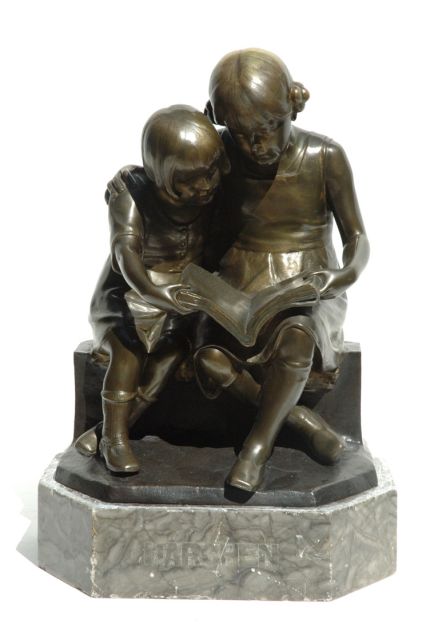 Victor Heinrich Seifert | Lesende Mädchen, Bronze, 47,0 x 31,5 cm, Unterzeichnet Auf der Seite der bronzenen Basis