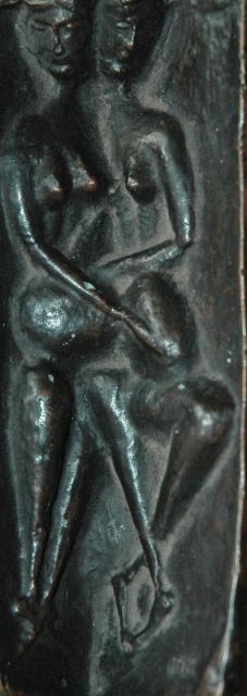 Moissey Kogan | Twee vrouwelijke naakten hoek relief, Bronze, 15,0 x 5,5 cm