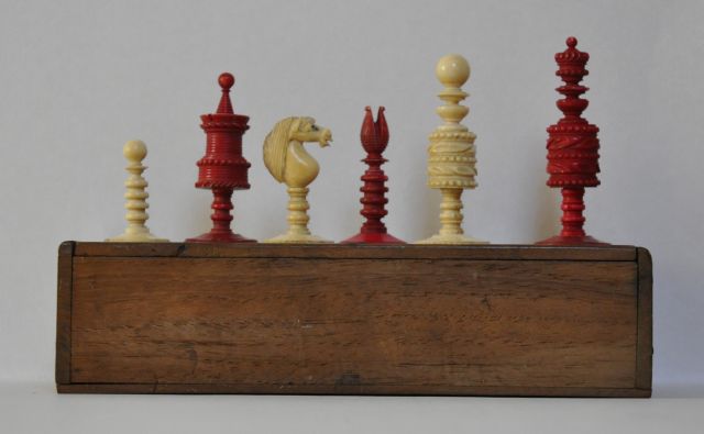 Schaakset | Chess set, England, Elfenbein, 8,5 x 4,5 cm, executed mid 19th century