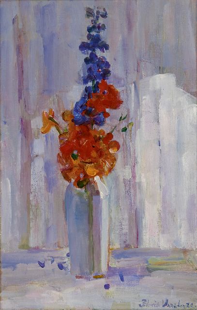 Floris Verster | Nasturtium in a white Delft vase, Öl auf Leinwand, 47,9 x 30,4 cm, signed l.r. und dated '20