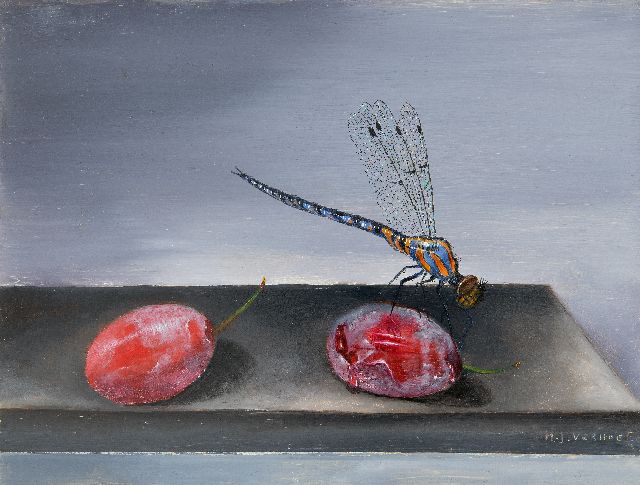 Verhoef H.  | Wasserjungfer und rote Pflaumen, oil on zinc 16,0 x 21,0 cm, Unterzeichnet u.r.