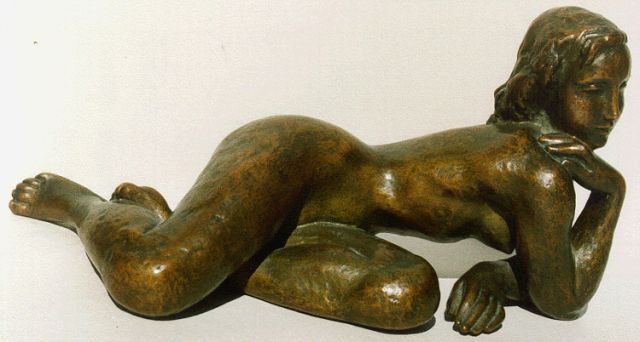 Fehrle J.W.  | Liggend naakt, Bronze, gesigneerd onder und gedateerd '45