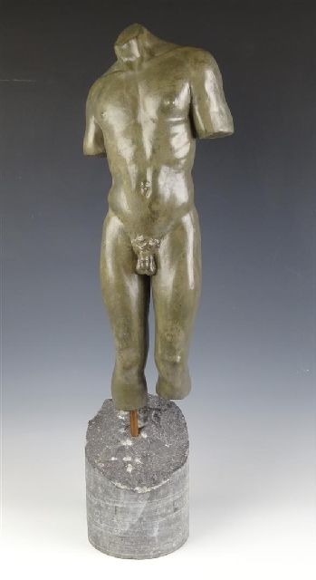 Staveren T. van | Männlicher nackt, Bronze 75,5 x 15,5 cm, Unterzeichnet mit Monogramm am Unterschenkel und datiert '08