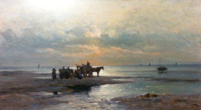 Piet Schipperus | Gathering kelp at sunset, 32,0 x 57,7 cm, signed l.r. and on the reverse und dated 1919