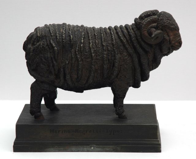 Landsberg M.  | Negretti Merino-schaap (ram) (alleen samen met 9180), Bronze 26,3 x 30,5 cm, gesigneerd voorzien van naaminscriptie op basis und Berlin 1884